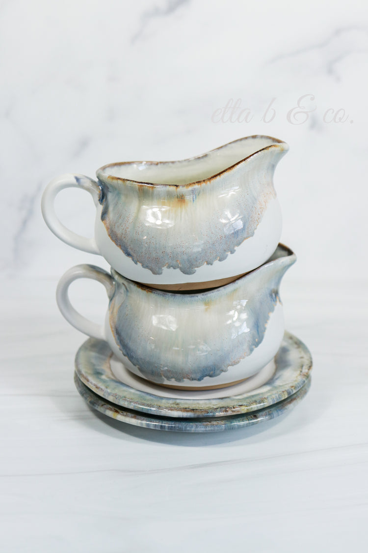 Gravy Boat & Saucer Set
