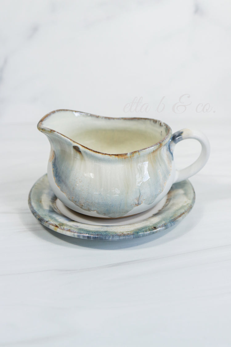 Gravy Boat & Saucer Set