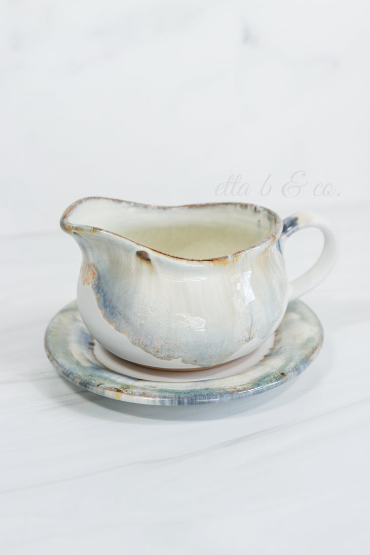 Gravy Boat & Saucer Set