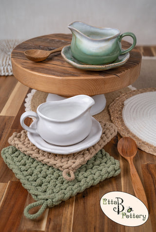 Gravy Boat and Saucer Set