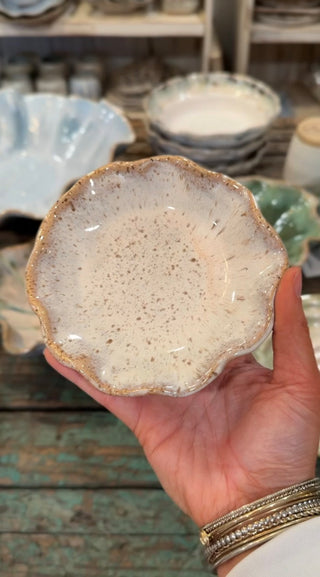 Ruffled Sauce Dish