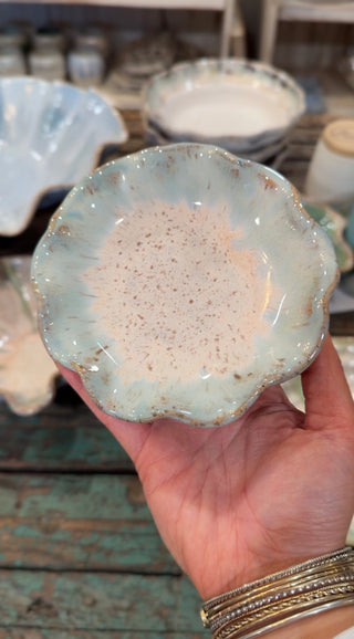 Ruffled Sauce Dish