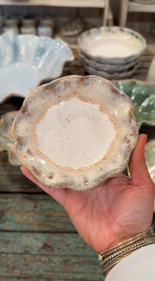 Ruffled Sauce Dish